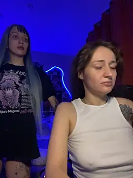 Dooubletroublee online show from November 6, 2025, 12:33 am