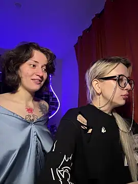 Dooubletroublee online show from March 28, 2026, 1:38 am