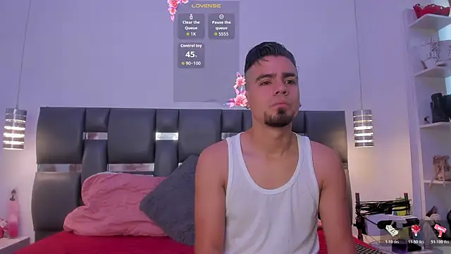 Snapshot of PittAndLunaa chatting on February 14, 2026, 12:35 pm PittAndLunaa online show from February 14, 2026, 12:35 pm