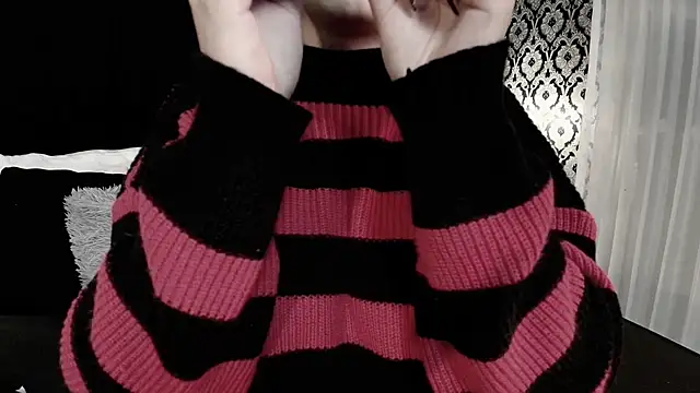 Adeelinee online show from October 23, 2025, 7:56 pm