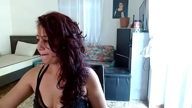 danasantoreal online show from July 4, 2026, 7:36 am