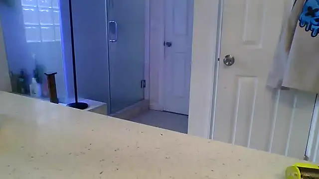 El Gizmo online show from April 14, 2026, 6:25 pm