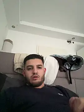 Snapshot of Furko_33 chatting on July 23, 2026, 3:43 pm Furko 33 online show from July 23, 2026, 3:43 pm