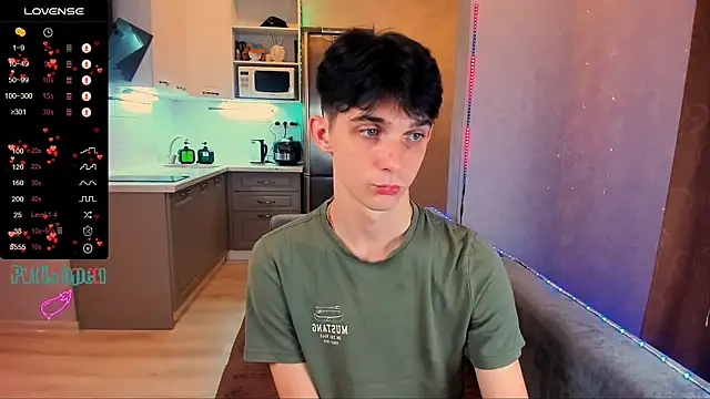 Aaron Boom online show from September 27, 2025, 7:41 pm