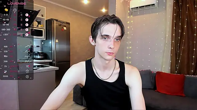 Snapshot of Aaron_Boom chatting on June 27, 2026, 8:03 pm Aaron Boom online show from June 27, 2026, 8:03 pm