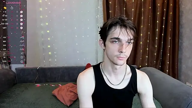 Snapshot of Aaron_Boom chatting on July 9, 2026, 11:31 pm Aaron Boom online show from July 9, 2026, 11:31 pm