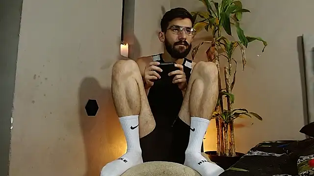 Snapshot of Mr_WhiteCock chatting on December 18, 2024, 7:30 pm Mr WhiteCock online show from December 18, 2024, 7:30 pm