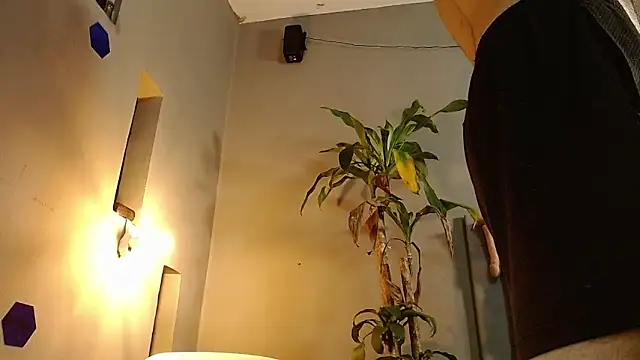Snapshot of Mr_WhiteCock chatting on January 7, 2025, 12:34 am Mr WhiteCock online show from January 7, 2025, 12:34 am