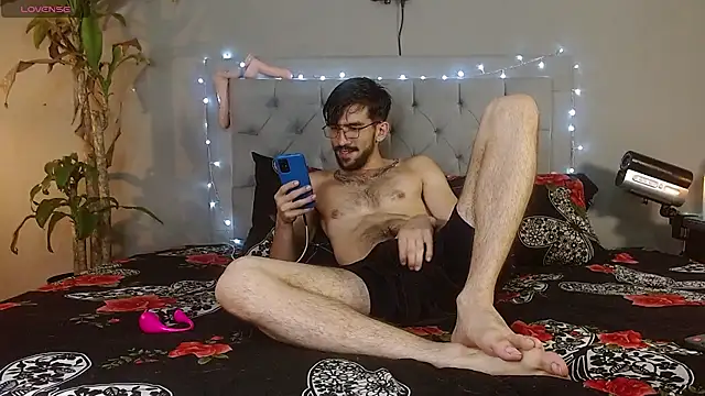 Snapshot of Mr_WhiteCock chatting on February 24, 2025, 10:03 pm Mr WhiteCock online show from February 24, 2025, 10:03 pm