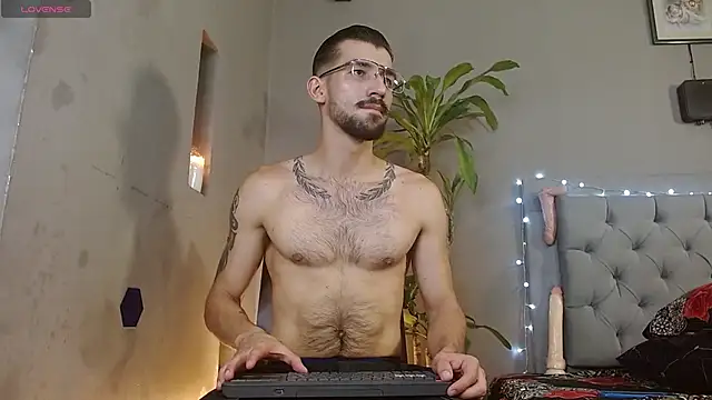 Snapshot of Mr_WhiteCock chatting on March 2, 2025, 5:36 pm Mr WhiteCock online show from March 2, 2025, 5:36 pm