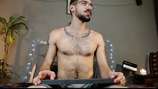 Snapshot of Mr_WhiteCock chatting on March 12, 2025, 10:28 pm Mr WhiteCock online show from March 12, 2025, 10:28 pm