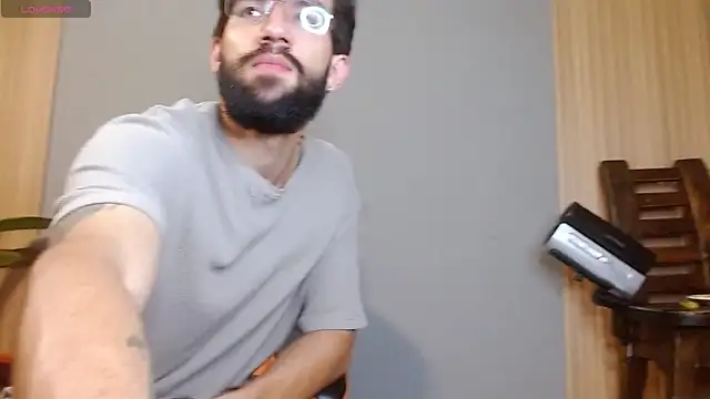 Snapshot of Mr_WhiteCock chatting on October 4, 2025, 11:47 pm Mr WhiteCock online show from October 4, 2025, 11:47 pm