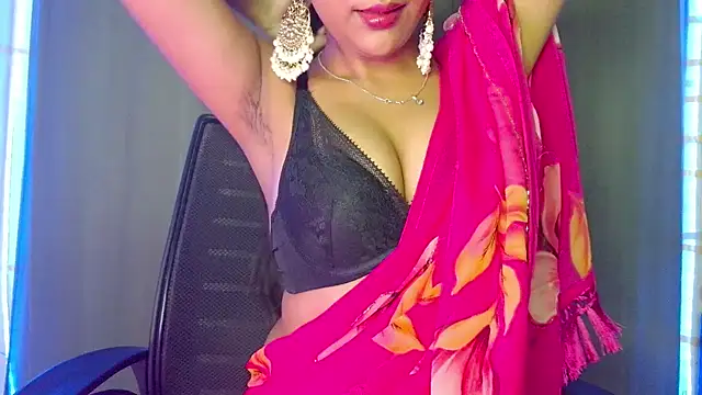 Snapshot of CallMeSima chatting on March 3, 2026, 4:57 pm CallMeSima online show from March 3, 2026, 4:57 pm