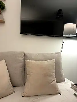 Snapshot of Rae_Lil_White chatting on November 21, 2025, 11:14 pm Rae Lil White online show from November 21, 2025, 11:14 pm