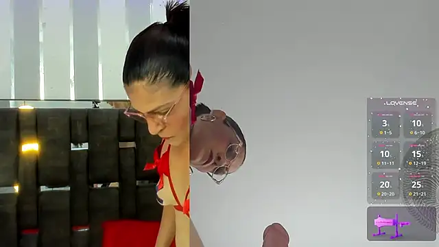 Snapshot of KatteMoss chatting on March 11, 2025, 8:42 pm KatteMoss online show from March 11, 2025, 8:42 pm