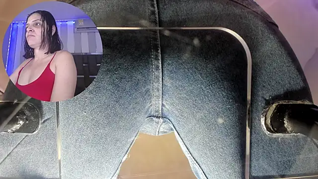 Snapshot of KatteMoss chatting on September 14, 2025, 12:59 pm KatteMoss online show from September 14, 2025, 12:59 pm