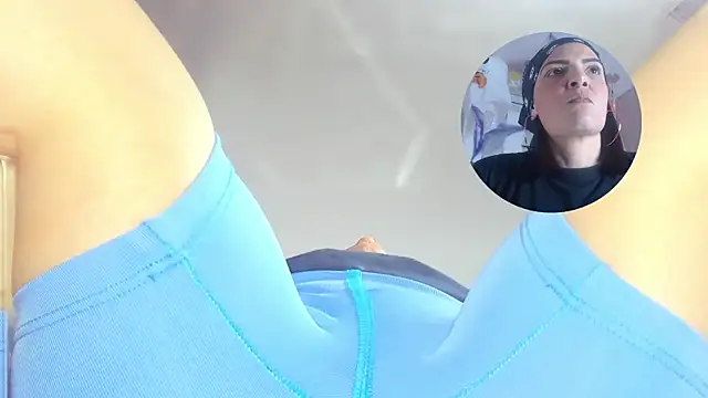 Snapshot of KatteMoss chatting on October 22, 2025, 8:52 pm KatteMoss online show from October 22, 2025, 8:52 pm