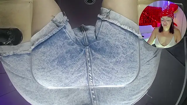 KatteMoss online show from February 4, 2026, 8:03 pm