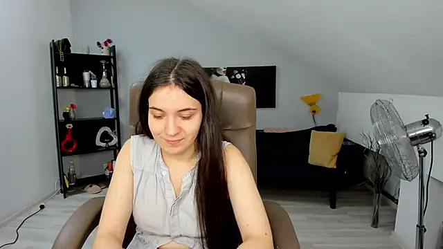 MelissaWiliam online show from December 17, 2024, 12:00 pm