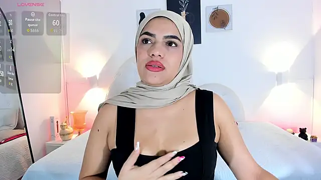 Snapshot of Umarani_ chatting on October 31, 2025, 6:42 pm Umarani online show from October 31, 2025, 6:42 pm