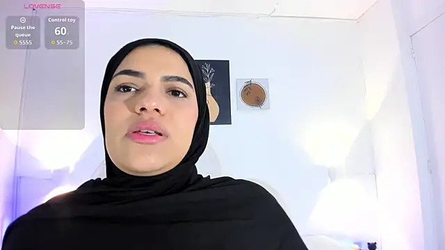 Snapshot of Umarani_ chatting on November 6, 2025, 6:31 pm Umarani online show from November 6, 2025, 6:31 pm