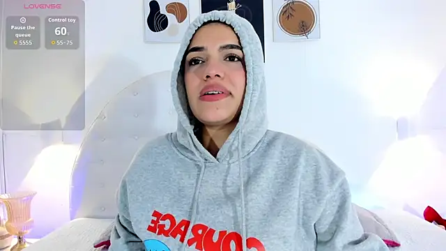 Snapshot of Umarani_ chatting on November 28, 2025, 6:32 pm Umarani online show from November 28, 2025, 6:32 pm