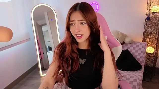 violet ch online show from November 26, 2025, 7:04 pm