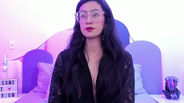 SophieGomez22 online show from February 9, 2025, 2:29 pm