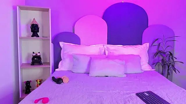 SophieGomez22 online show from February 7, 2026, 11:14 am