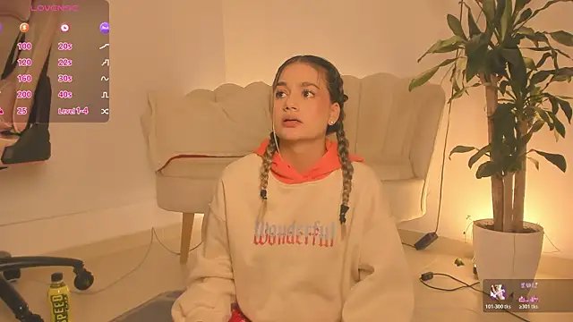 Snapshot of LittleSofia_ chatting on October 25, 2025, 3:14 am LittleSofia online show from October 25, 2025, 3:14 am