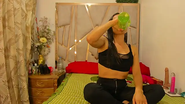 daniela casallas  online show from May 13, 2026, 1:30 pm