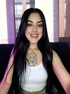 Snapshot of Mazikeen-- chatting on January 15, 2026, 10:02 pm Mazikeen-- online show from January 15, 2026, 10:02 pm