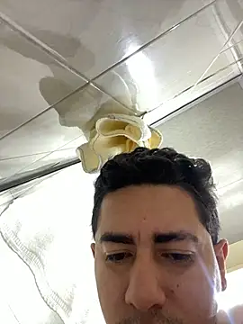 Snapshot of DanielGomez9 chatting on March 17, 2025, 1:14 am DanielGomez9 online show from March 17, 2025, 1:14 am