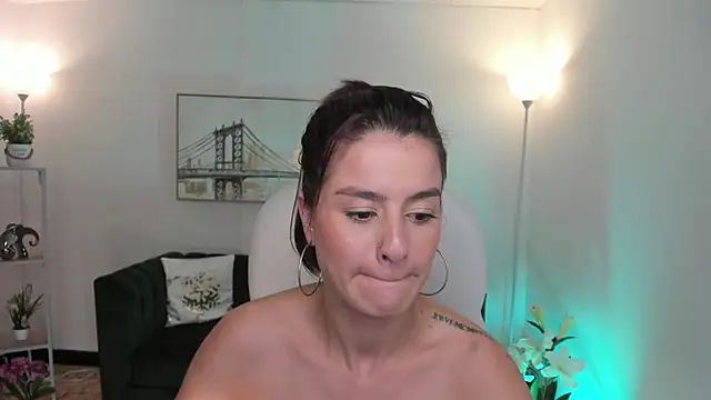 Snapshot of Ludovika_mattson chatting on December 13, 2024, 9:30 pm Ludovika mattson online show from December 13, 2024, 9:30 pm