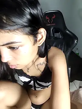 Snapshot of Livia_Diaz chatting on April 17, 2026, 5:21 am Livia Diaz online show from April 17, 2026, 5:21 am