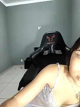 Snapshot of Livia_Diaz chatting on April 22, 2026, 11:28 pm Livia Diaz online show from April 22, 2026, 11:28 pm