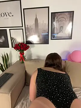 Eva Gonzalez online show from October 12, 2025, 12:20 am