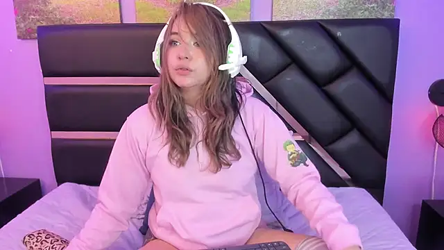 Snapshot of Annie_mone chatting on March 20, 2025, 8:40 pm Annie mone online show from March 20, 2025, 8:40 pm