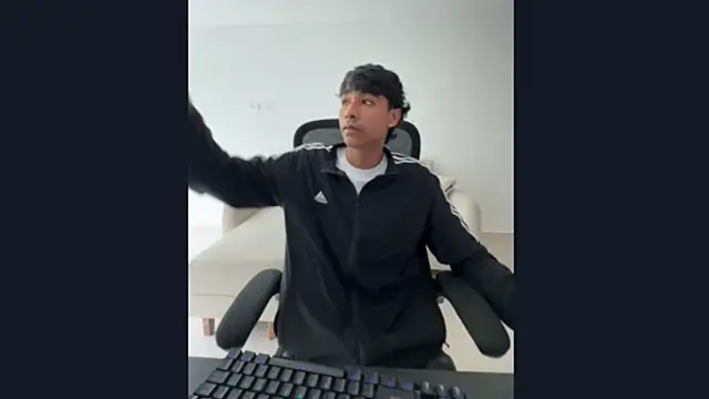 Snapshot of Tyler_prince chatting on November 28, 2025, 6:32 pm Tyler prince online show from November 28, 2025, 6:32 pm