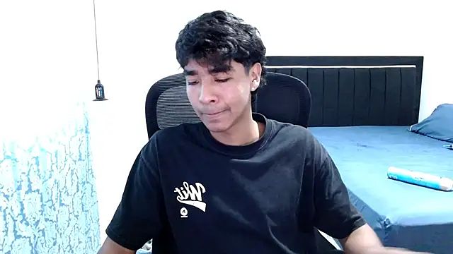 Snapshot of Tyler_prince chatting on January 15, 2026, 9:18 pm Tyler prince online show from January 15, 2026, 9:18 pm