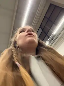 Snapshot of Holy_Tereza chatting on March 7, 2026, 6:05 pm Holy Tereza online show from March 7, 2026, 6:05 pm