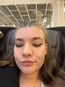 Snapshot of Holy_Tereza chatting on April 15, 2026, 3:52 pm Holy Tereza online show from April 15, 2026, 3:52 pm