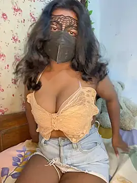 Snapshot of Cheezy_Sithu chatting on February 13, 2025, 5:33 pm Cheezy Sithu online show from February 13, 2025, 5:33 pm