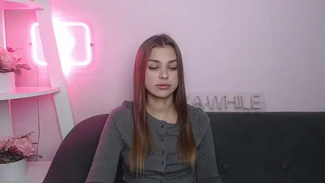 MilanaAngelAs online show from November 18, 2025, 8:35 pm