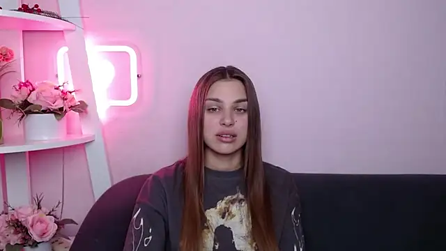 Snapshot of MilanaAngelAs chatting on April 21, 2026, 7:39 pm MilanaAngelAs online show from April 21, 2026, 7:39 pm