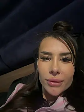 EvaZane online show from February 15, 2025, 9:04 pm