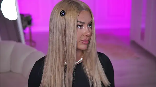 EvaZane online show from January 6, 2026, 8:56 pm