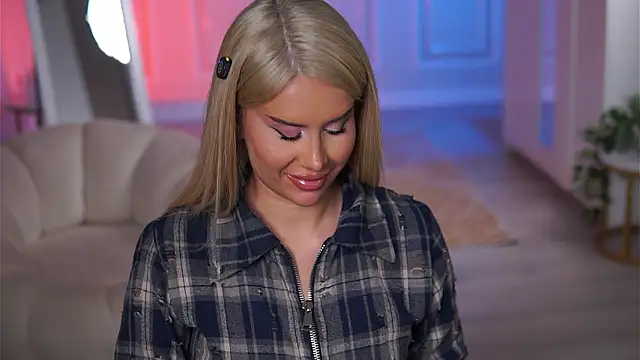 EvaZane online show from February 7, 2026, 9:07 pm