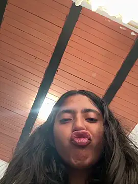 ViolettaSummer online show from March 19, 2026, 2:43 pm