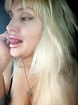 Freya Milf online show from February 17, 2026, 2:35 pm